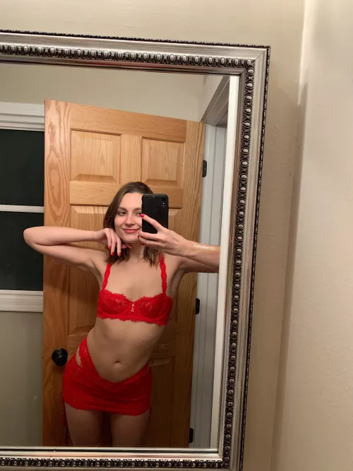 I ❤️ showing off my tummy [img]