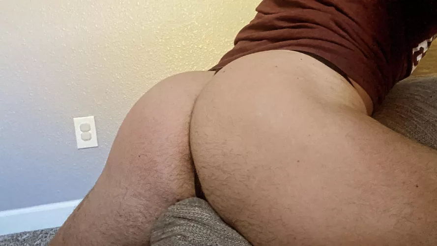 If you zoom in real close you’ll see I’m actually wearing a thong 😅