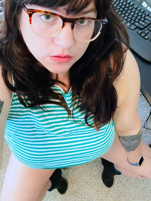 I’m nerdy and thicc. What do you think?