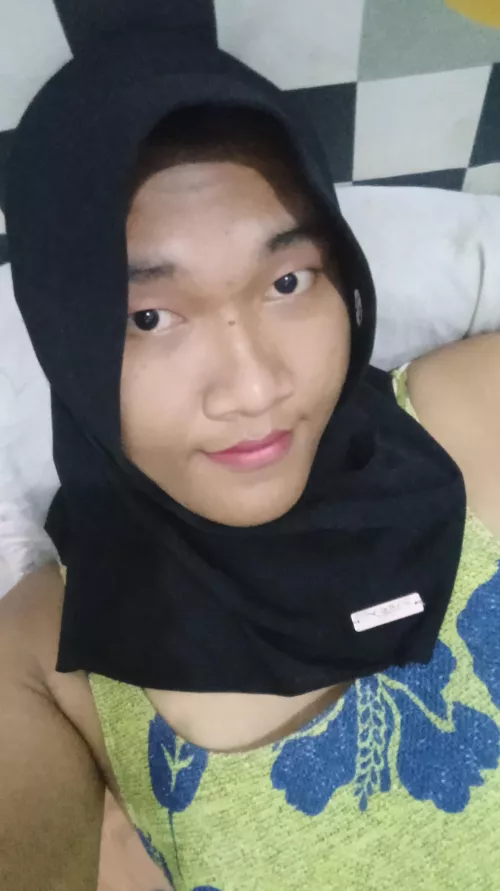 im sissy muslimah, if u like sissy muslimah dm me, i want to be a slave😋😋😋