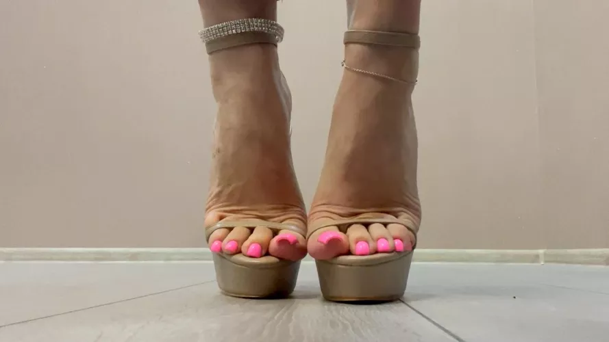 In highheels subreddit I was banned because they said this photo is NSFW, what do you guys think? LOL >:D