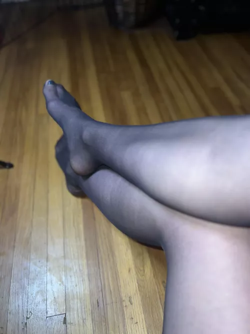 It feels good to take the heels off… 😮‍💨