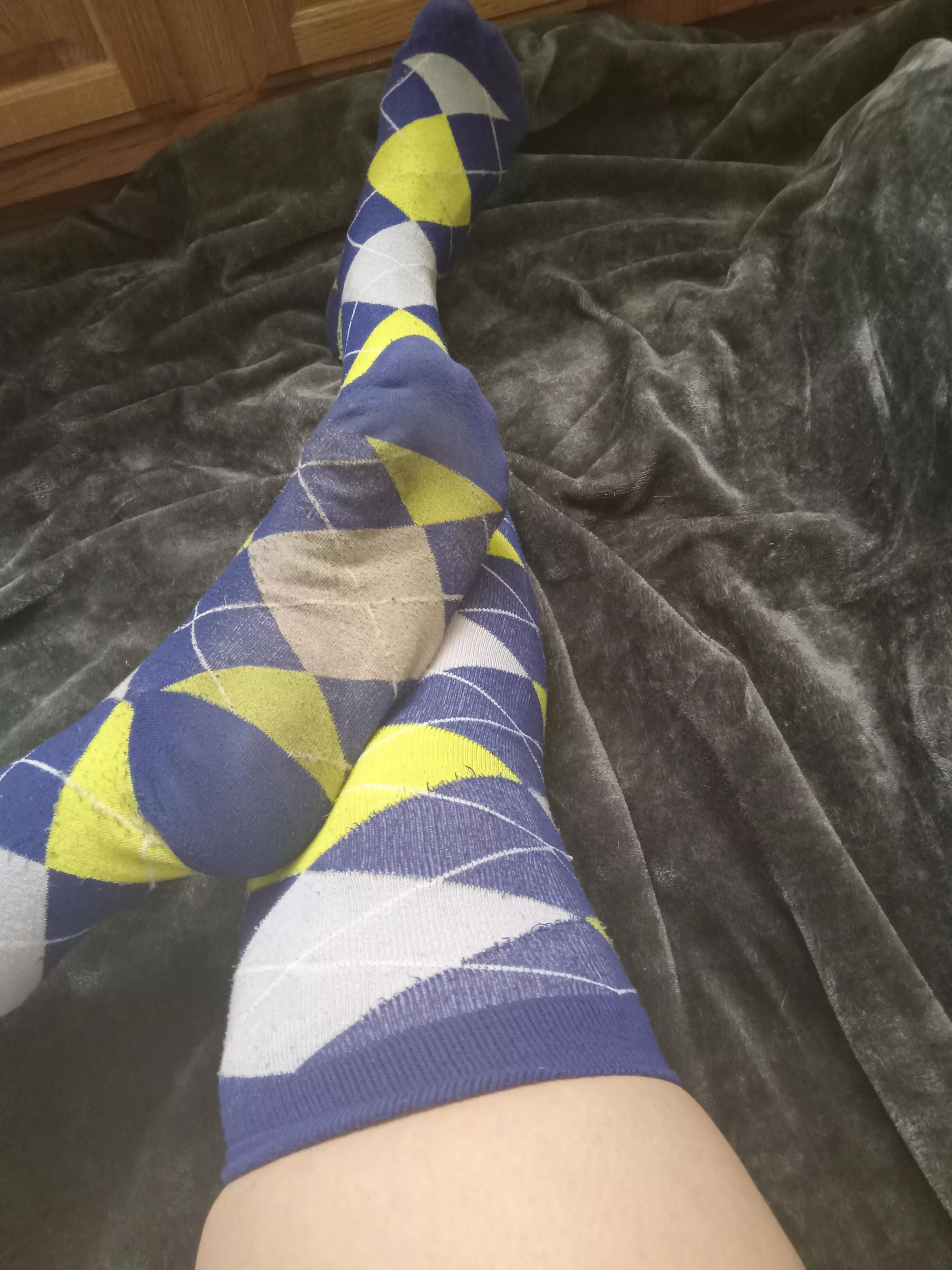 It's the last day on this wear! Ten days of pure foot sweat, soaking up my scent inside my shoes, and keeping me warm overnight! Will my next pair be yours?? DM me to talk details!