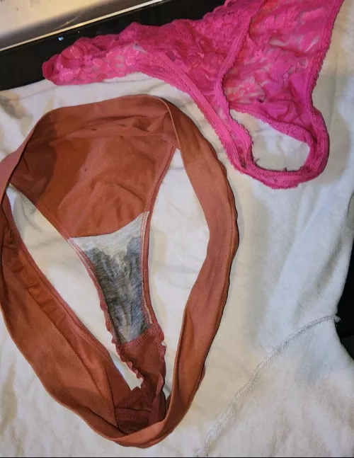 just took them off! anybody want them?