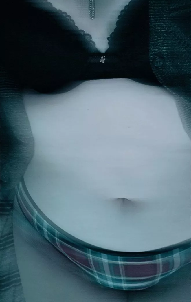 kiss my tummy [img]