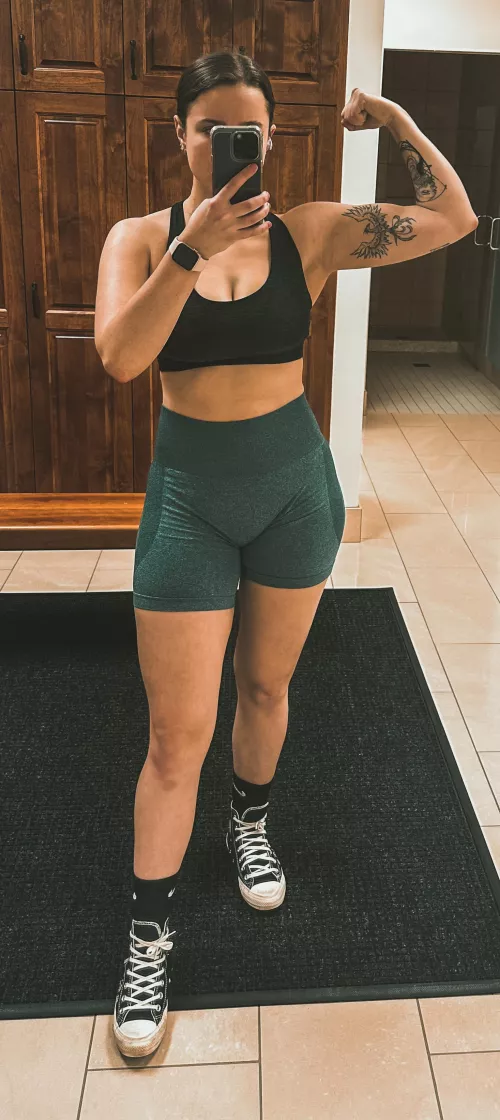 Let me be your gym crush 😘