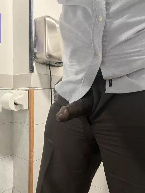 Looking for a slut to service me after my night shift 😏