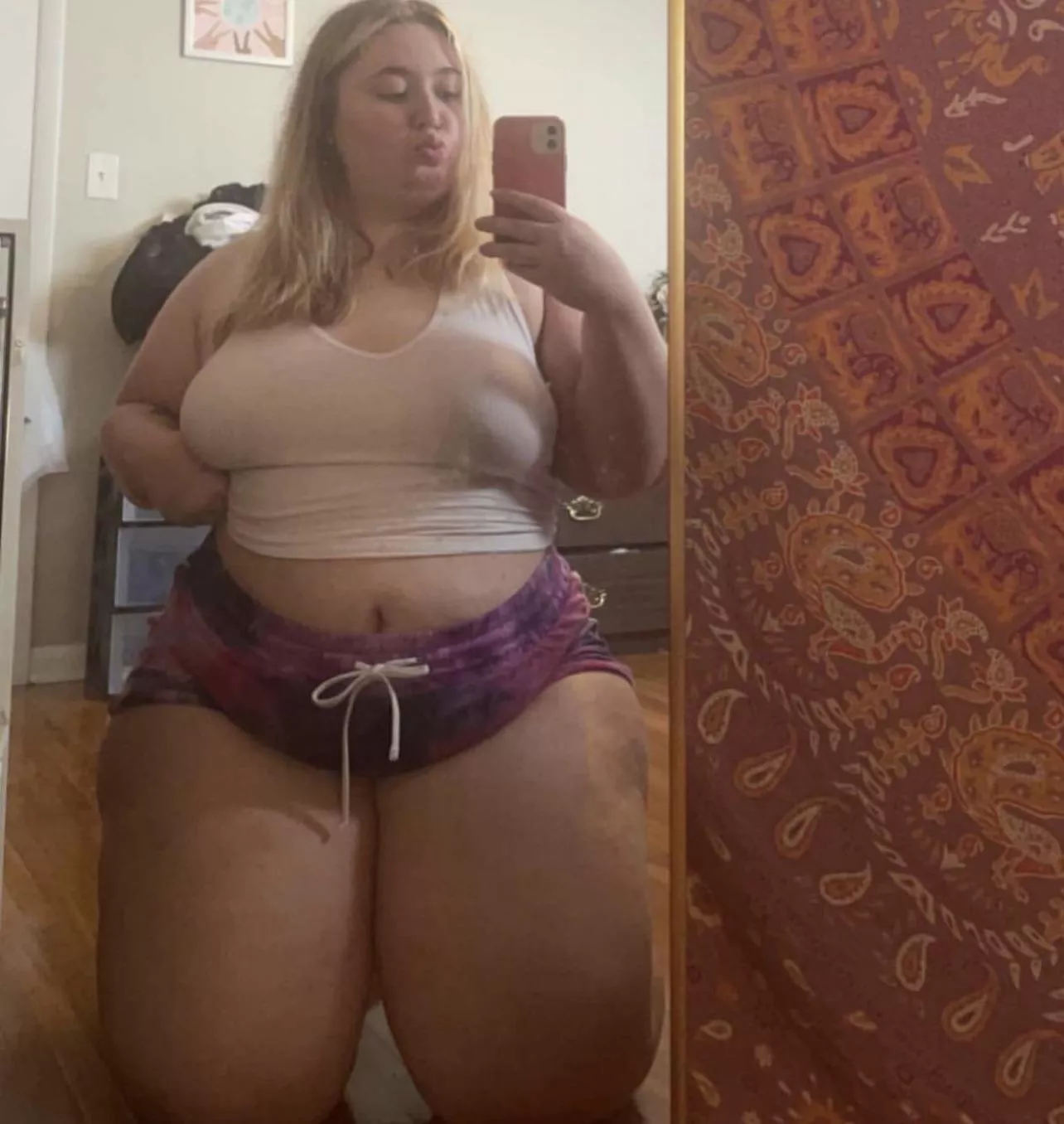 Looking for at feeder/boyfriend