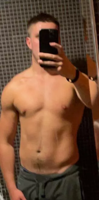 m23 Based in Cheshire looking for single F or MF to have some kinky fun with. I have very very little limits so DM me !!!