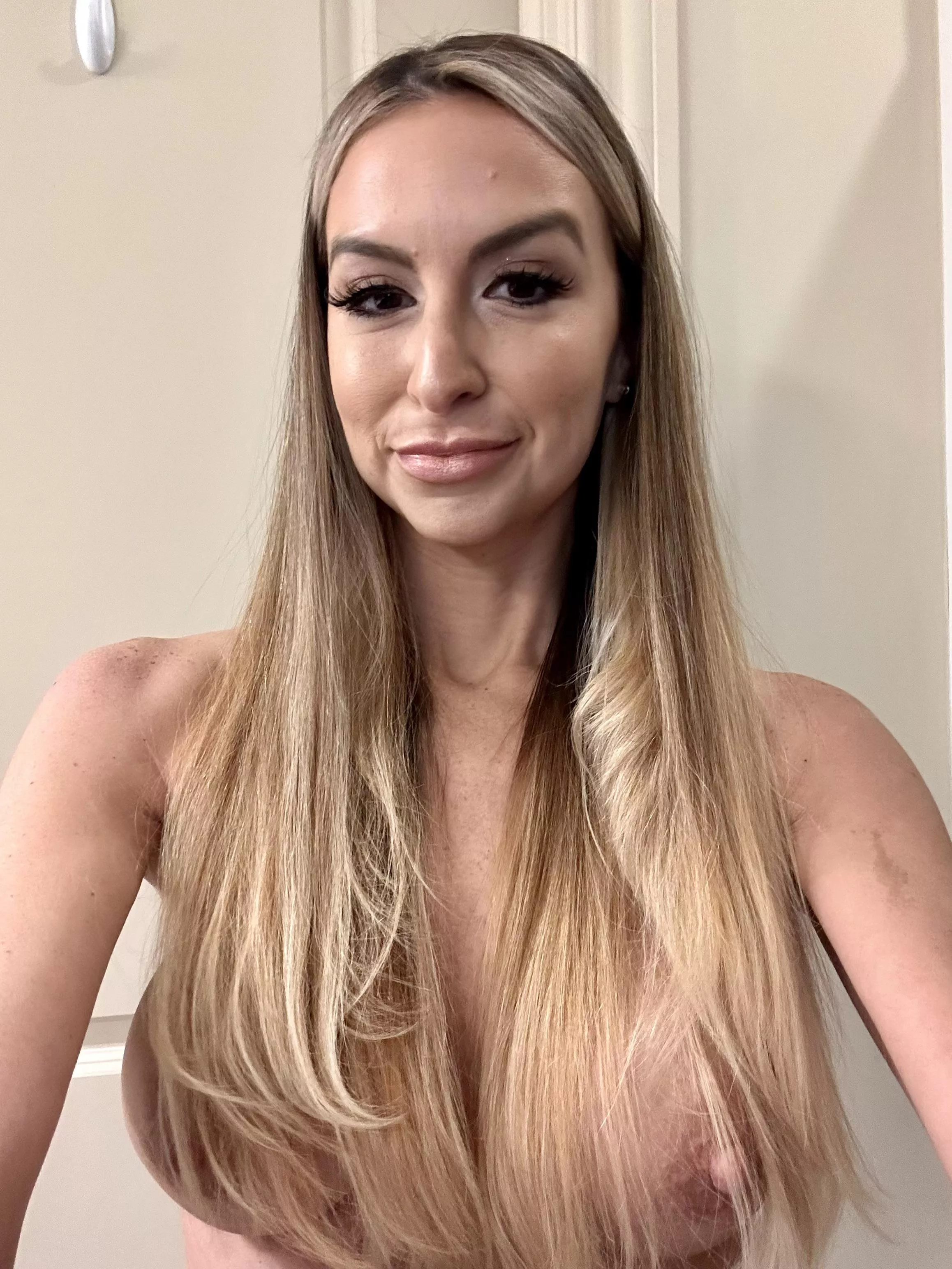 My first post on Milfie! Hope you enjoy a 35 mom!