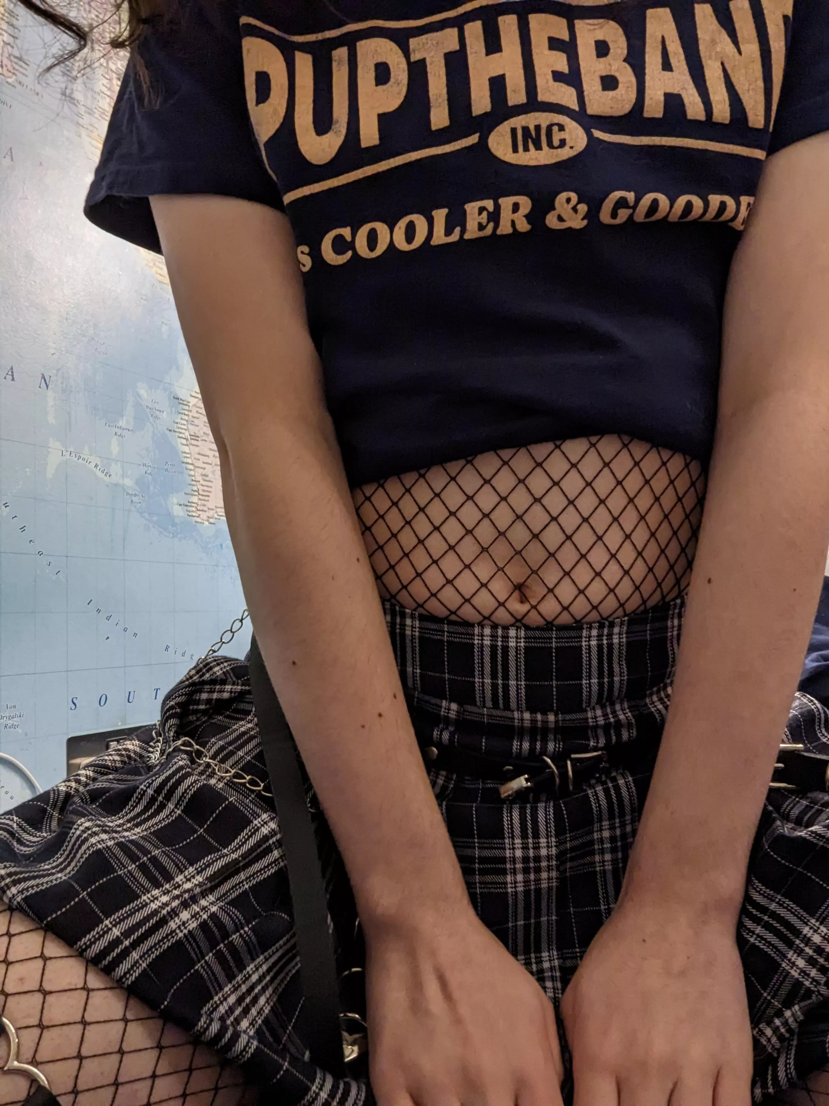 My tummys so cute in this crop top and fishnets!