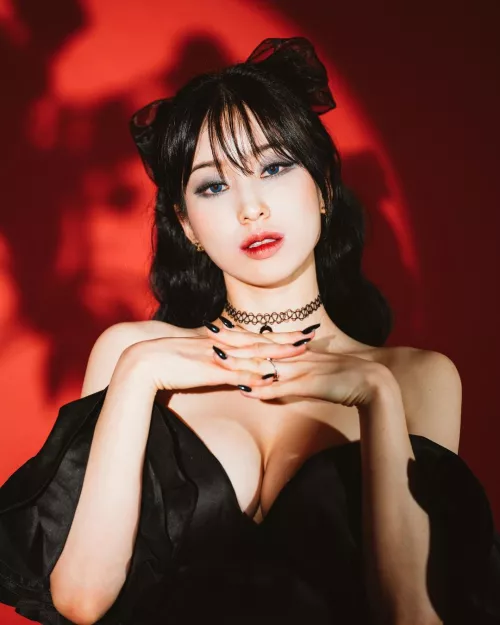 Pretty eyes and cleavage