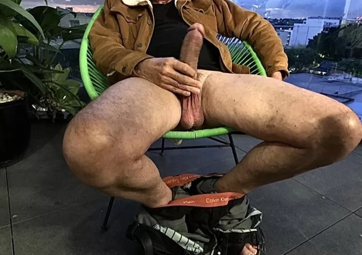 Rooftop access. 🚨 Join me on OF https://onlyfans.com/uncutgreekstud 🚨