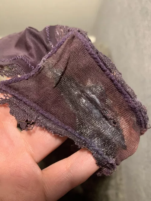 That lil wet puss print