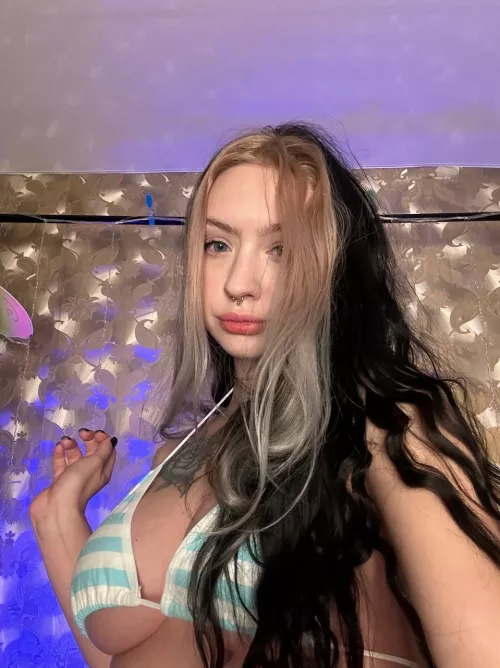 The only thing missing here is the sea and you, although I don't really like the sea.