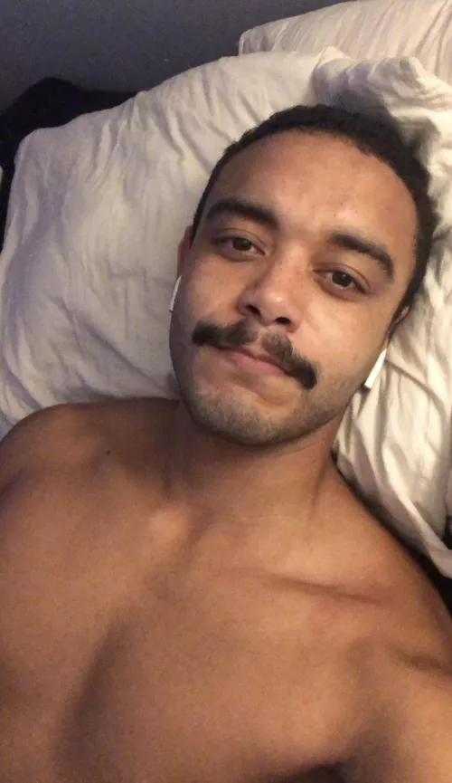 Throwback from the stache 👨🏾