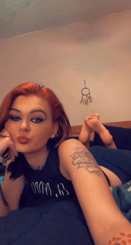 Tiny butt…bare feet