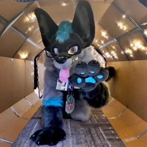 Tunneling through another dimension