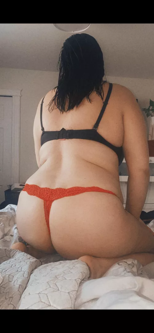 What do you think of this mid 30’s slut mom of 2? 😈