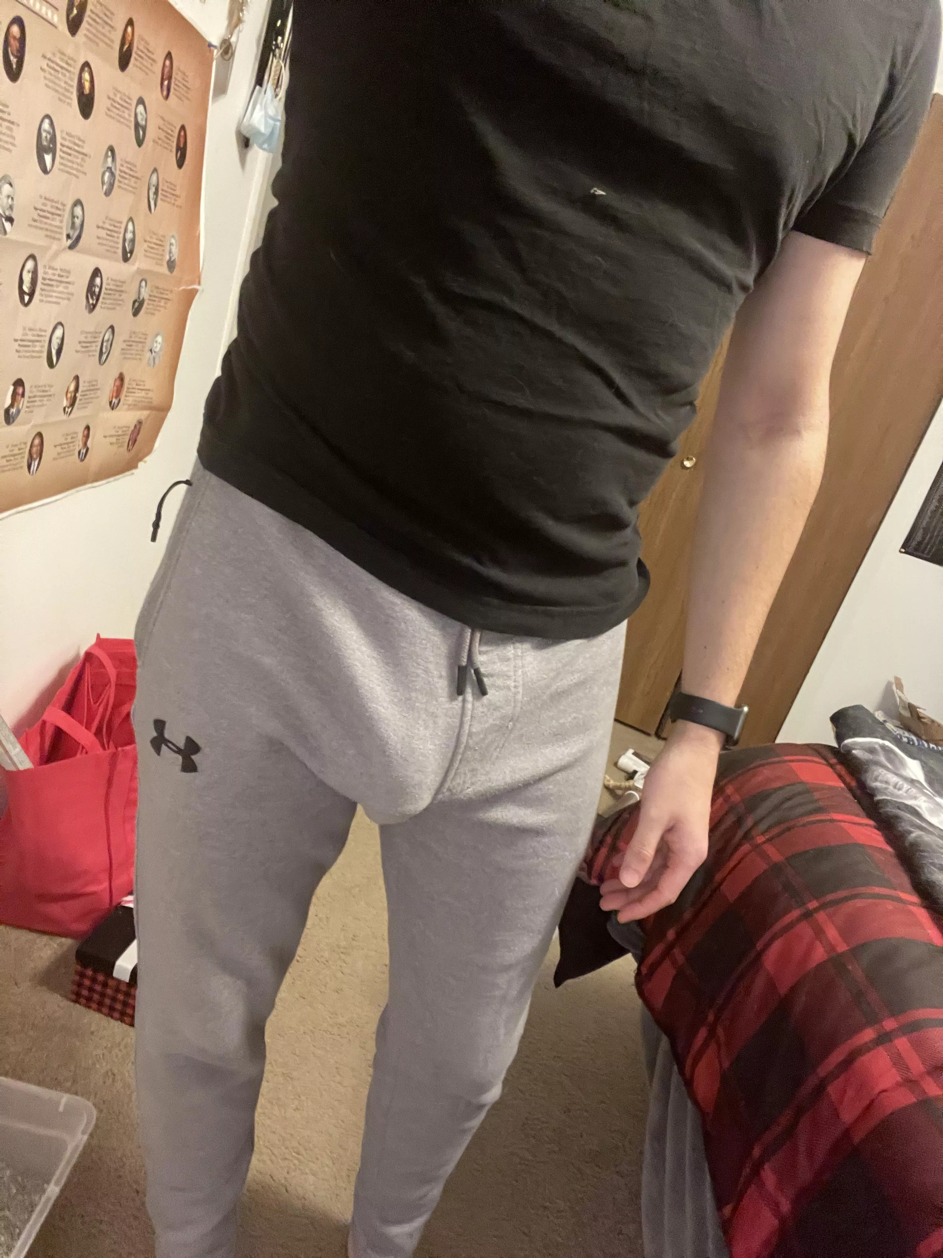 Where are my sweatpants bulge lovers at?