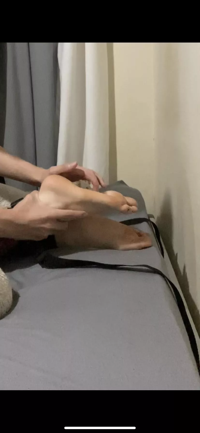 who would tickle me like this? <33