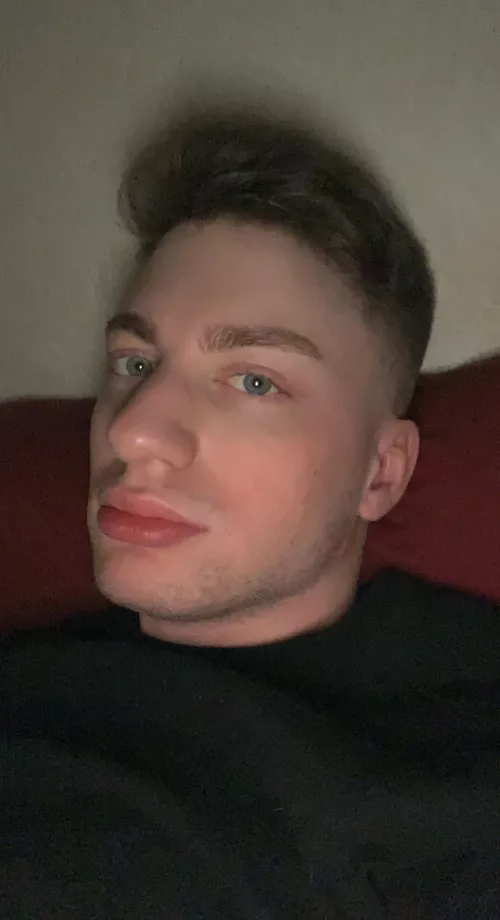 27 sc:kvndjc snap me your favourite body part