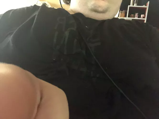 27 yro male chubby here looking to get men off with my moob ;) add me to look at them gaymerguy1995