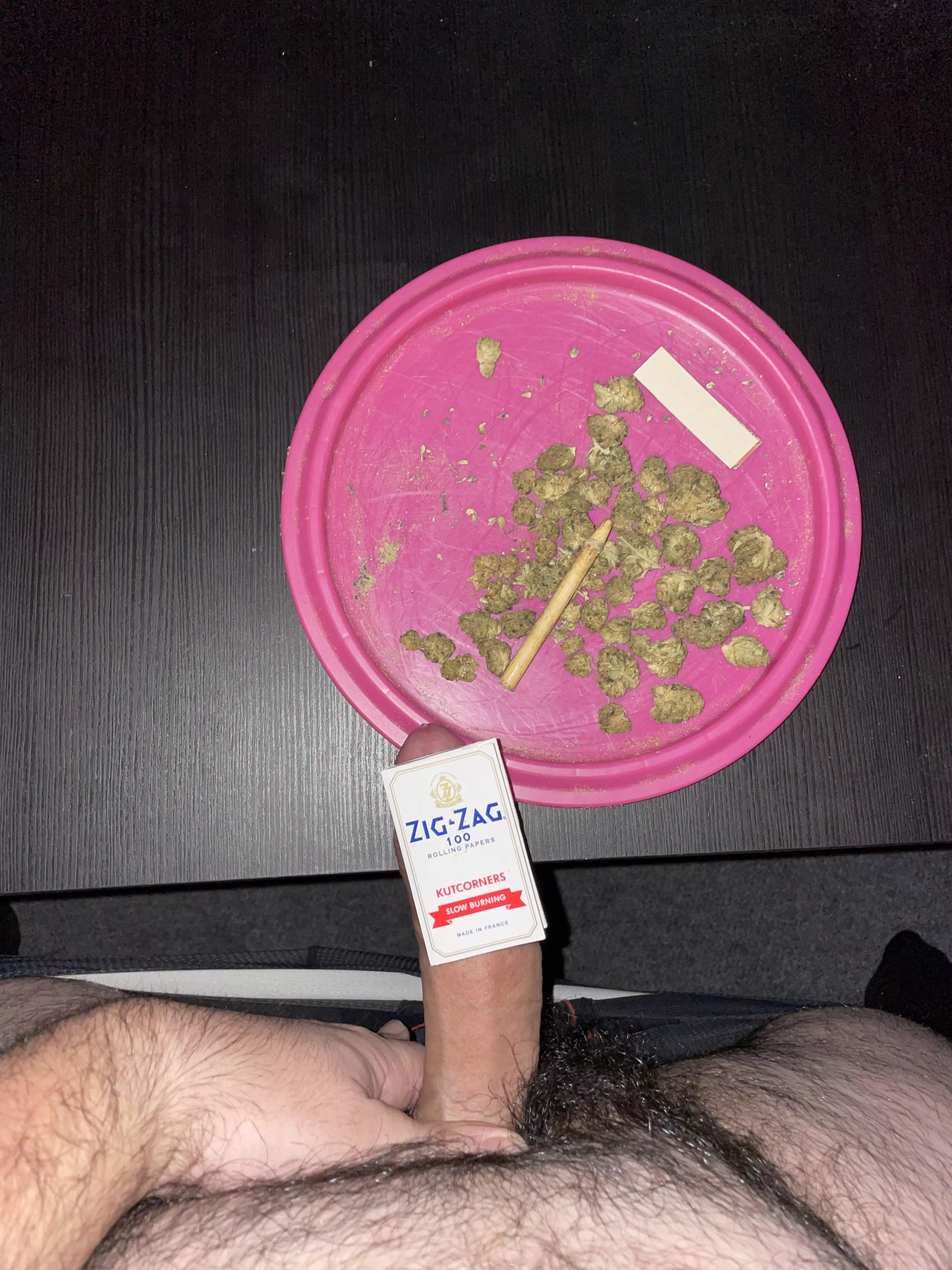 About to roll my night cap pinner, s(m)oking and stroking for the next hour