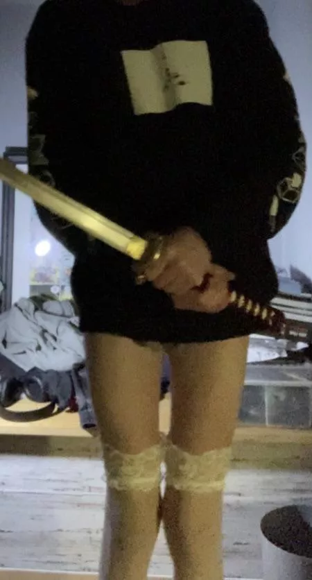 Anybody like swords?!? I love my Katana… Even if it makes me look silly!!