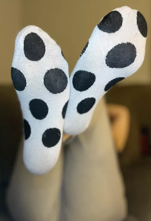 Are the polkadots too distracting? 😏 [female]