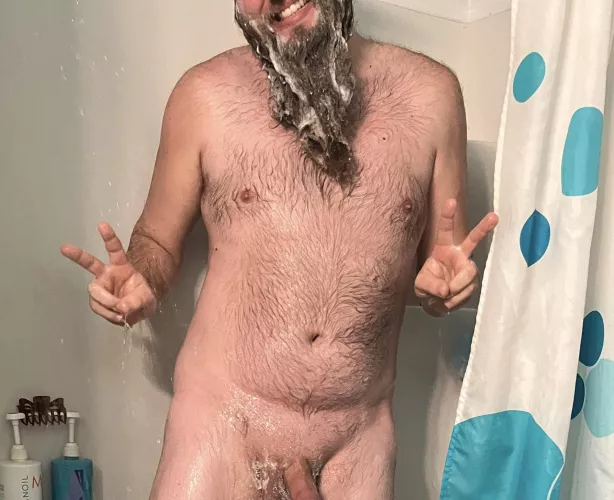 Beard care in the shower. 😎😎