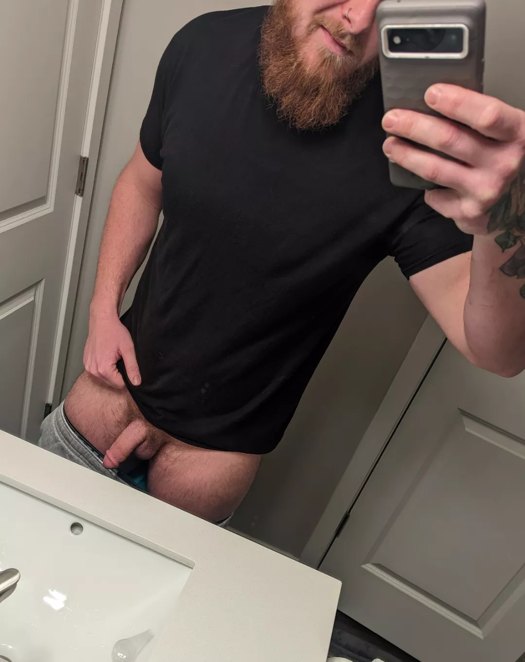 Bored and horny. Need cumpany!