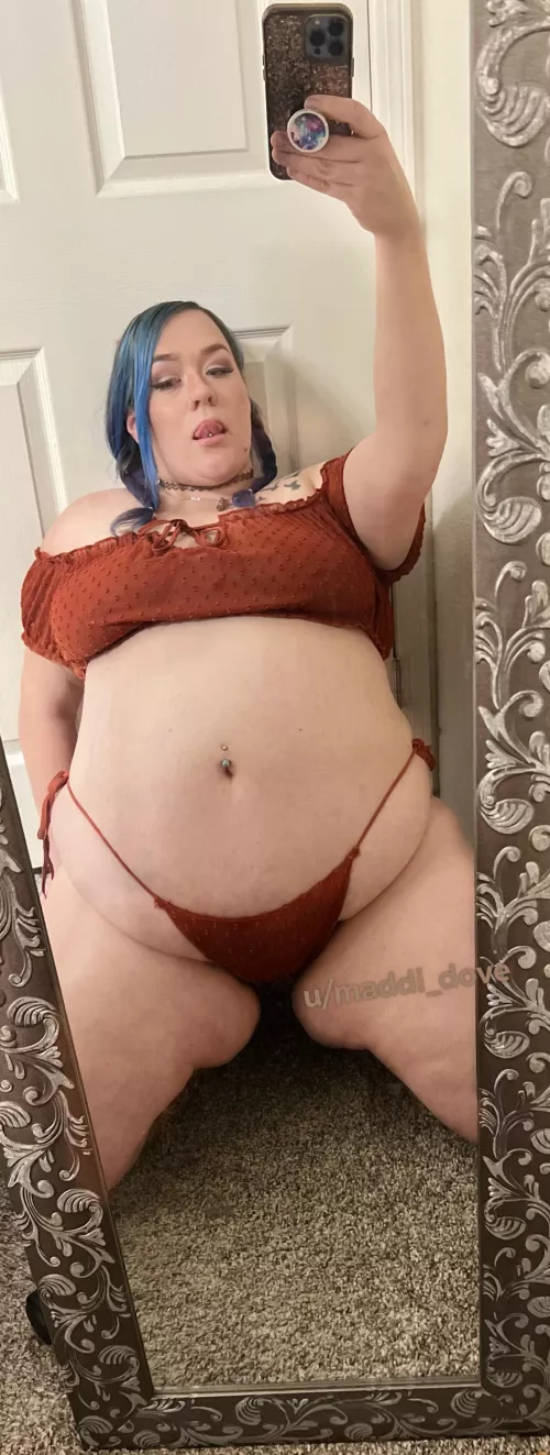 Do you like all my curves? 😏😋