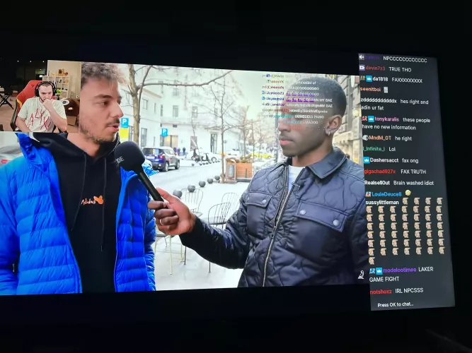 Does anyone know how to rid of the chat on twoku? It won’t turn off on the side bar😕