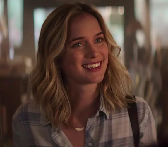 Elizabeth Lail