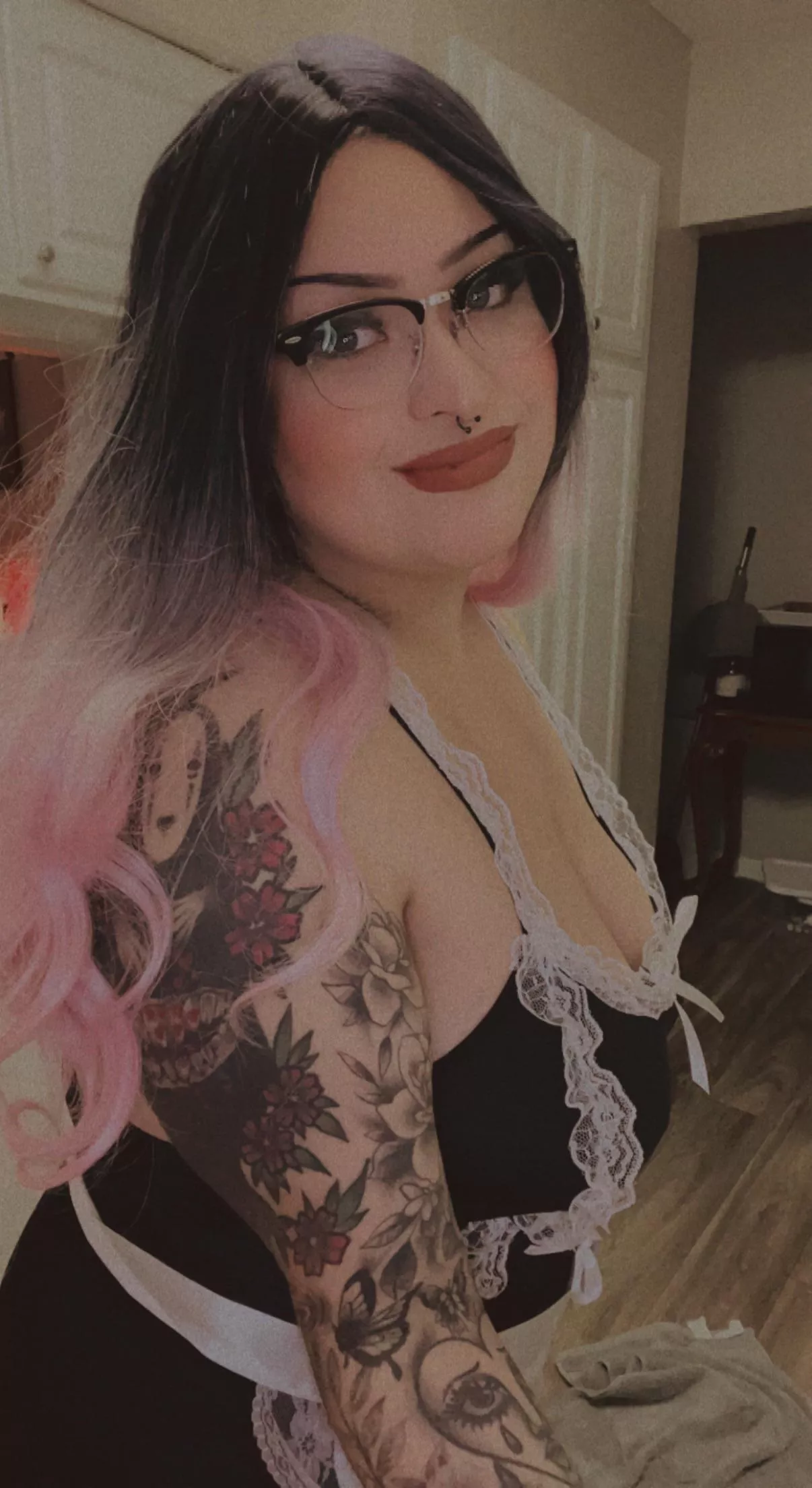 [f] do you like my no face tattoo?😋