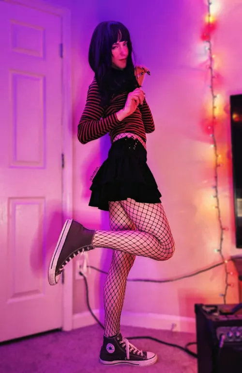 feeling like a dainty skater girl ✨😺