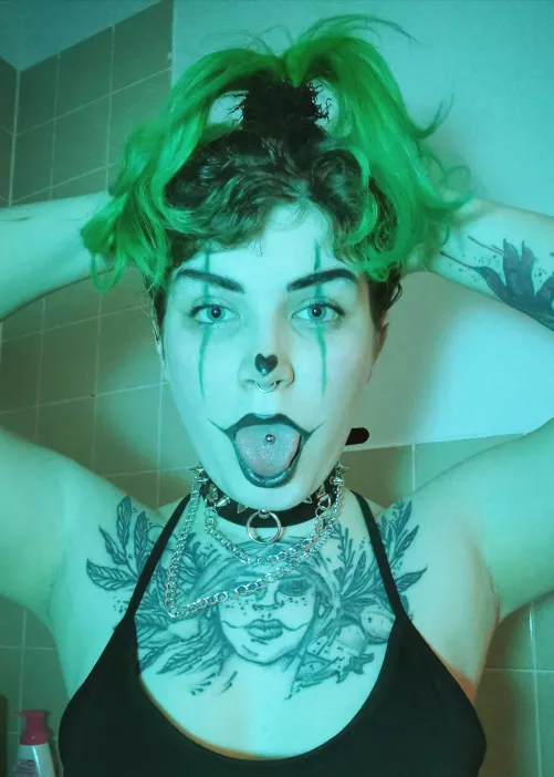 feeling silly and cuuuute today 🤡😝