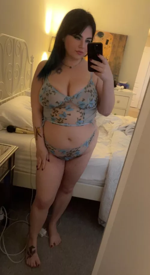 feeling so pretty in this new set 😇🦋