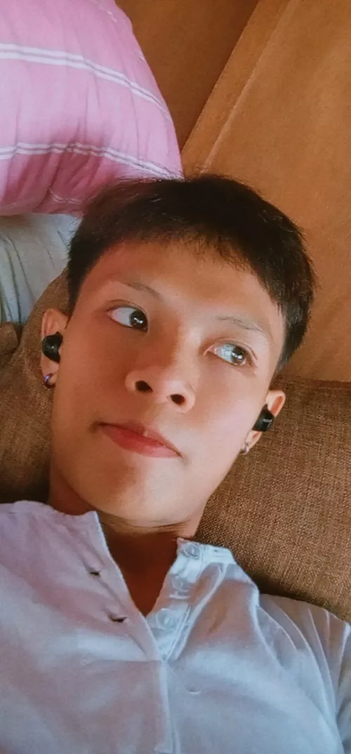 Felt cute might open my dms 😆