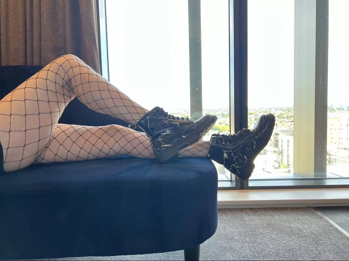 Fishnets and DMs – the best combo. Discuss.