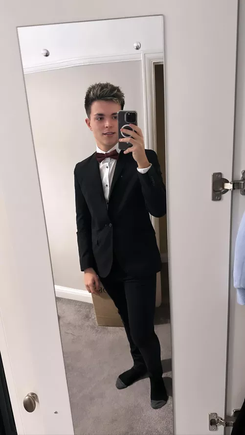 Had to get suited and booted for my work-do last month, what do you think? 😄