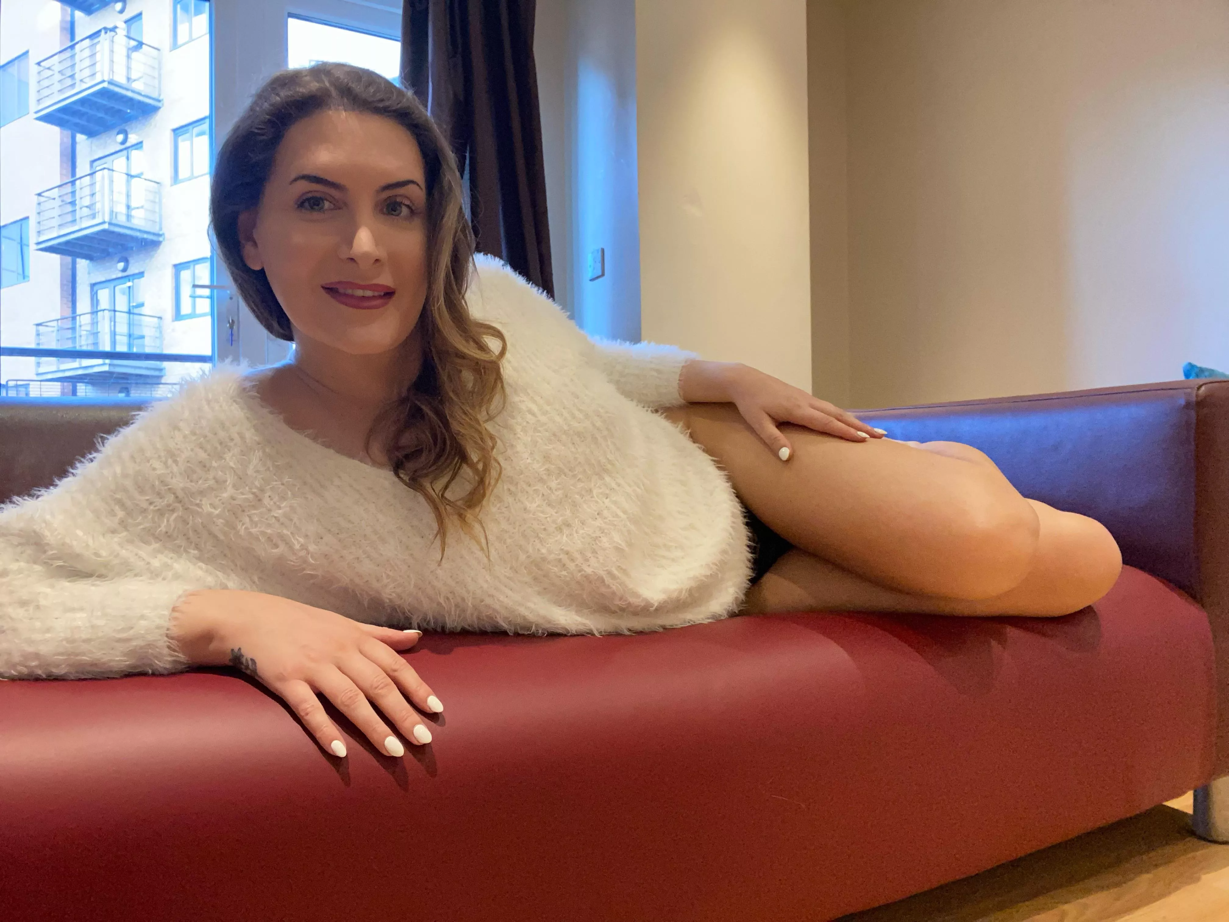 🤍🤍🤍 Happy Saturday from your classy British Irish trans girl 🤍🤍🤍