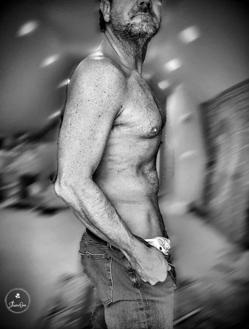 🎶🎶I care but I’m restless; I’m here but I’m really gone.🎶🎶🖤