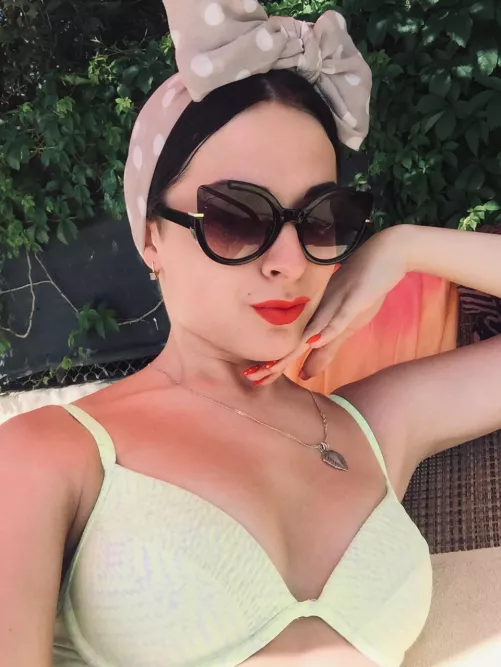 I decided to brown my body a little under the rays of the sun.