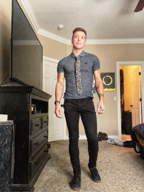 I try to come up with cute outfits to wear to work (Costco) 😂