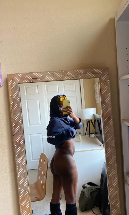 I wanna wrap my thighs around your waist.