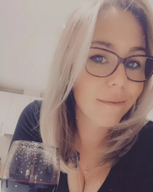 i would love to fuck her face.