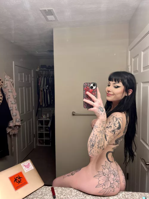 if anyone needs a tatted fuck doll, im here