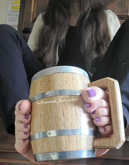 I'll hold your mug, you worship my feet🥰